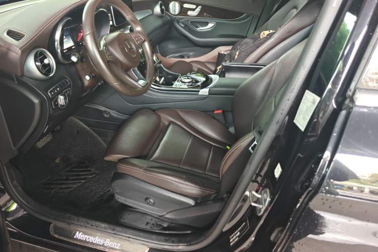 Used Mercedes-Benz GLC 2019 GLC 260 4MATIC Luxury Model Left Front Seat