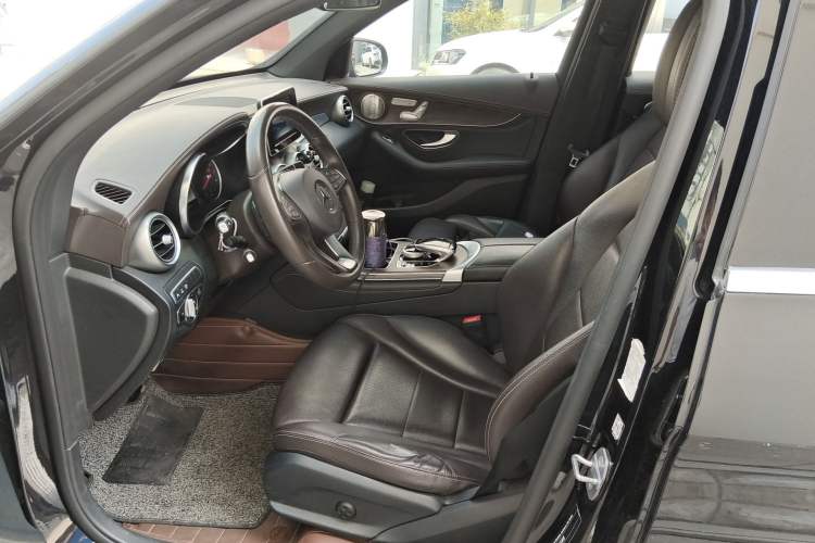 Used Mercedes-Benz GLC 2019 Refreshed GLC 300 L 4MATIC Dynamic Edition Left Front Seat