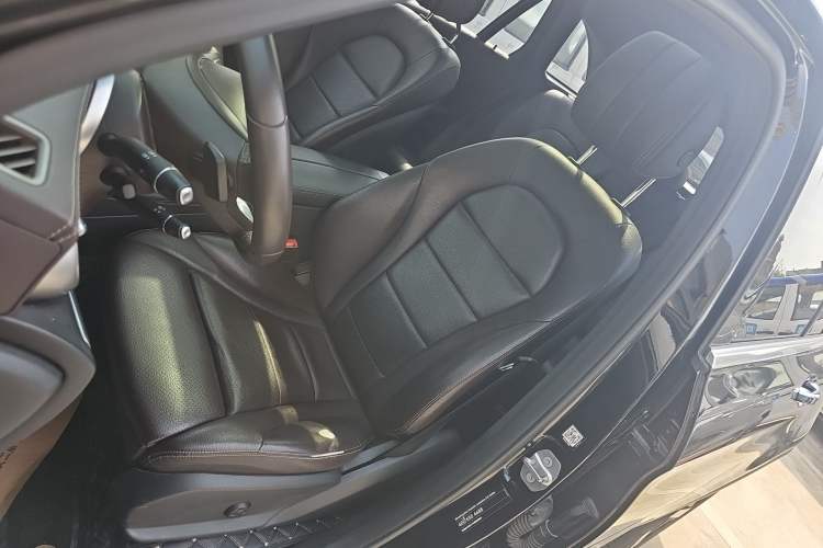 Used Mercedes-Benz GLC 2019 Facelift GLC 260 L 4MATIC Luxury Model Left Front Seat