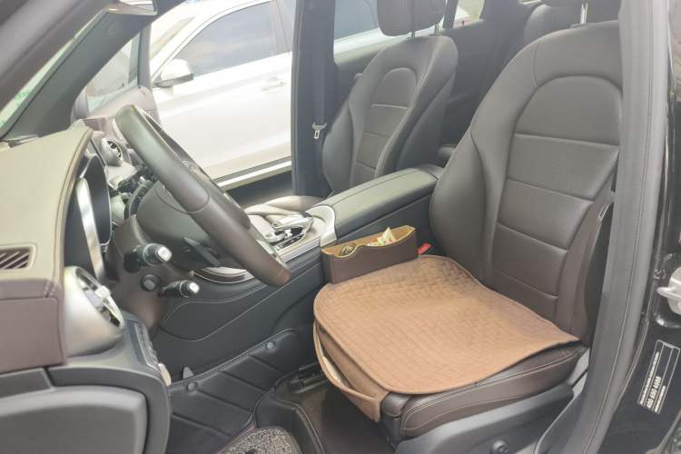 Used Mercedes-Benz GLC 2019 GLC 300 L 4MATIC Dynamic Model Left Front Seat