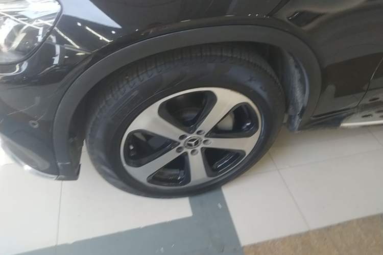 Used Mercedes-Benz GLC 2019 GLC 260 L 4MATIC Luxury Model Left Front Wheel Hub