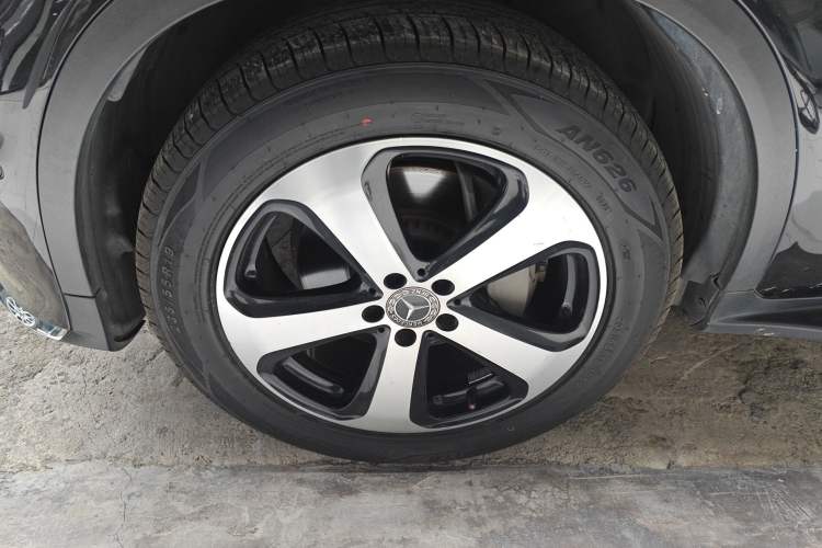 Used Mercedes-Benz GLC 2019 Facelift GLC 260 L 4MATIC Luxury Model Left Front Wheel Hub