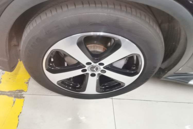 Used Mercedes-Benz GLC 2019 Facelift GLC 260 L 4MATIC Luxury Model Left Front Wheel Hub