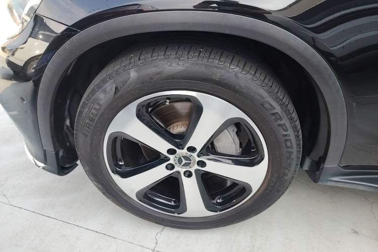 Used Mercedes-Benz GLC 2019 Facelift GLC 260 L 4MATIC Luxury Model Left Front Wheel Hub