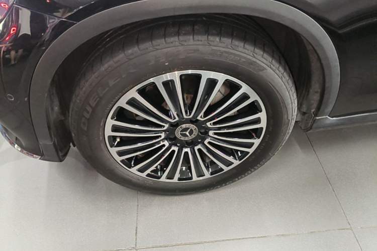 Used Mercedes-Benz GLC 2019 GLC 260 L 4MATIC Dynamic Model Left Front Wheel Hub