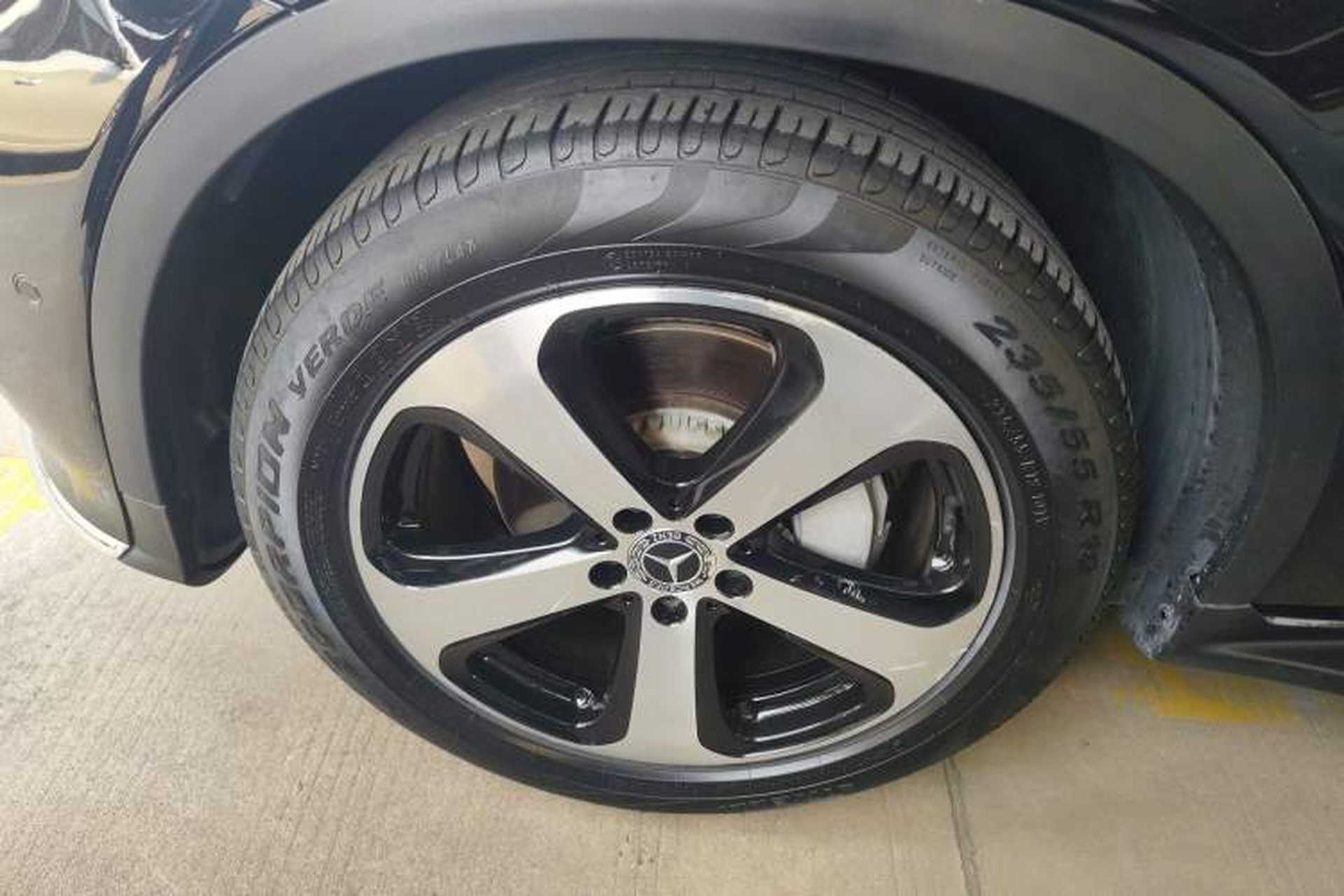 Used Mercedes-Benz GLC 2019 Facelift GLC 260 L 4MATIC Luxury Model Left Front Wheel Hub