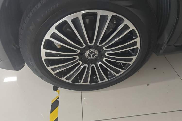 Used Mercedes-Benz GLC 2019 GLC 200 L 4MATIC Left Front Wheel Hub