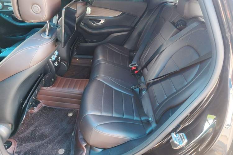 Used Mercedes-Benz GLC 2019 GLC 300 L 4MATIC Dynamic Model Left Rear Seat