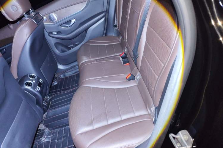 Used Mercedes-Benz GLC 2019 GLC 300 L 4MATIC Dynamic Model Left Rear Seat