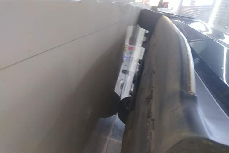Used Mercedes-Benz GLC 2019 GLC 260 L 4MATIC Luxury Model Left Side Sill