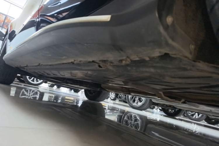 Used Mercedes-Benz GLC 2019 GLC 260 L 4MATIC Dynamic Model Left Side Sill
