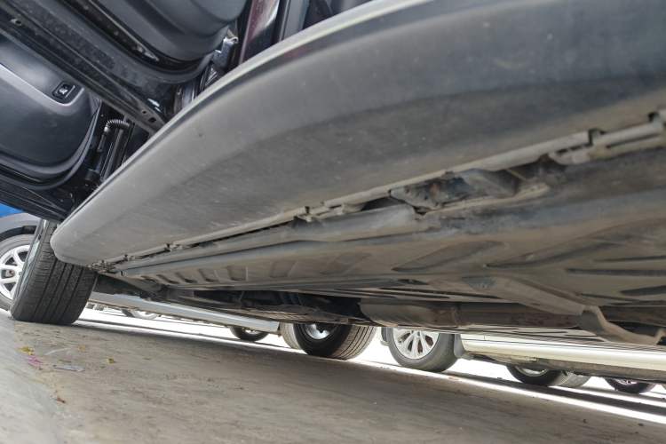Used Mercedes-Benz GLC 2019 Facelift GLC 260 L 4MATIC Luxury Model Left Side Sill