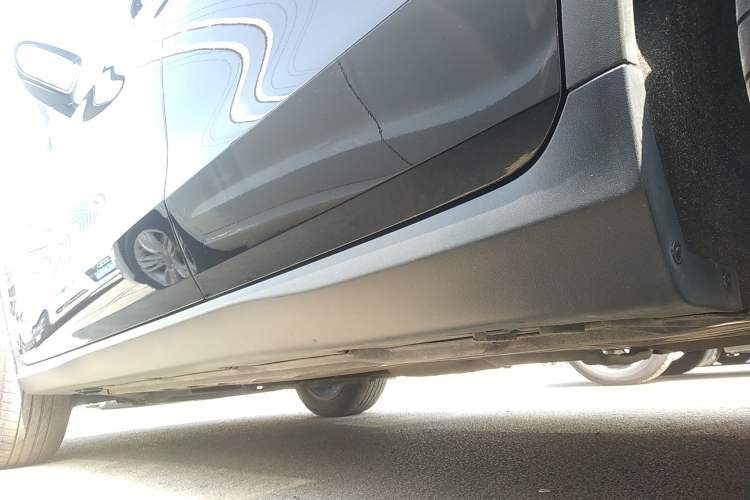 Used Mercedes-Benz GLC 2019 GLC 200 4MATIC Left Side Sill