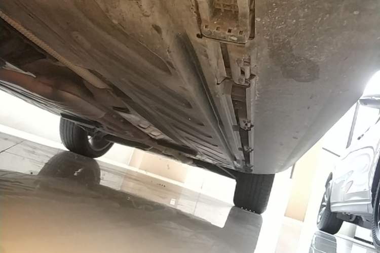 Used Mercedes-Benz GLC 2019 GLC 300 L 4MATIC Dynamic Model Left Side Sill