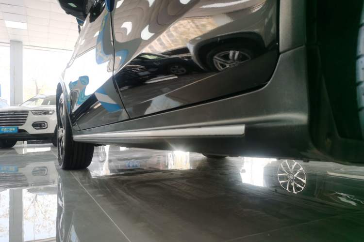 Used Mercedes-Benz GLC 2019 Facelift GLC 260 L 4MATIC Luxury Model Left Side Sill
