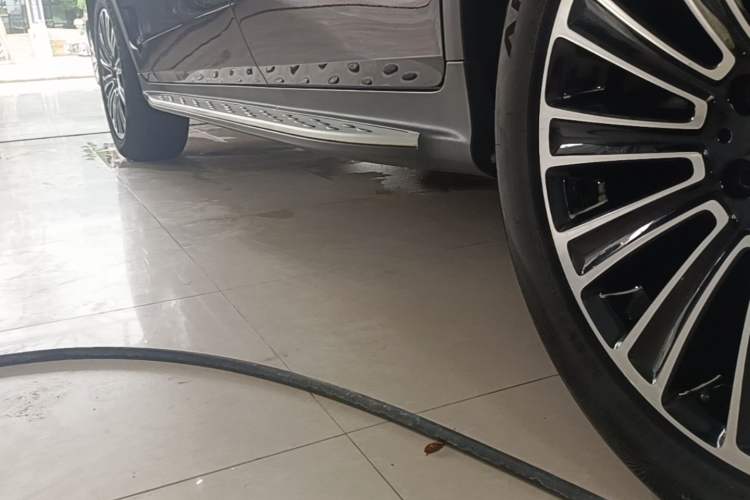 Used Mercedes-Benz GLC 2019 GLC 260 L 4MATIC Dynamic Model Left Side Sill