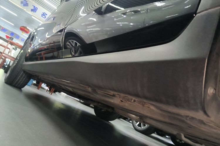 Used Mercedes-Benz GLC 2019 GLC 260 L 4MATIC Dynamic Model Left Side Sill