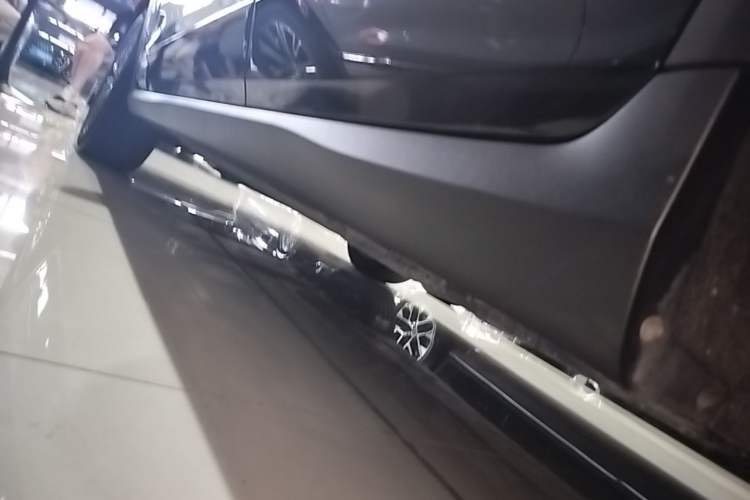 Used Mercedes-Benz GLC 2019 GLC 260 L 4MATIC Dynamic Model Left Side Sill