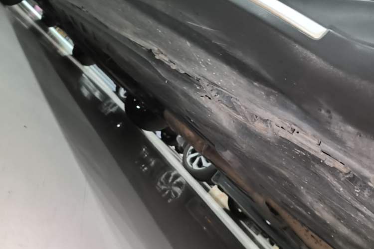 Used Mercedes-Benz GLC 2019 GLC 260 L 4MATIC Dynamic Model Left Side Sill