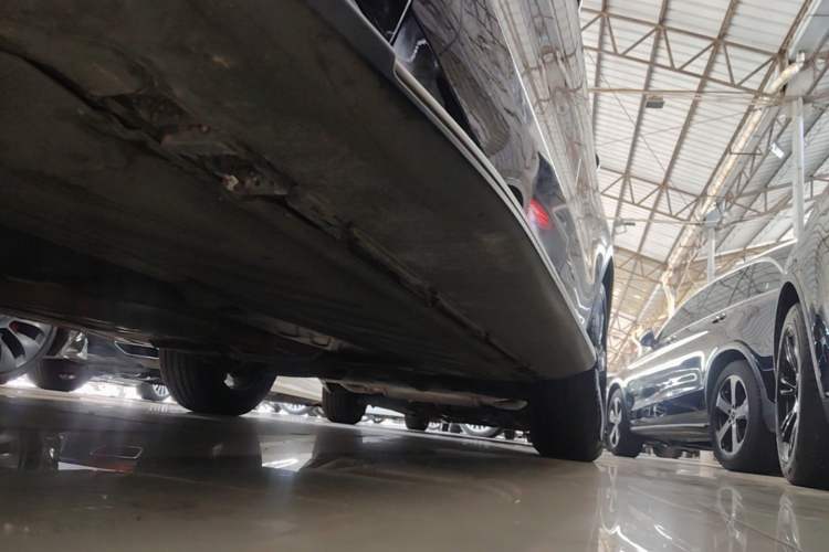 Used Mercedes-Benz GLC 2019 Facelift GLC 260 L 4MATIC Luxury Model Left Side Sill