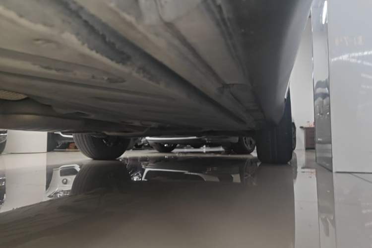 Used Mercedes-Benz GLC 2019 GLC 200 L 4MATIC Left Side Sill