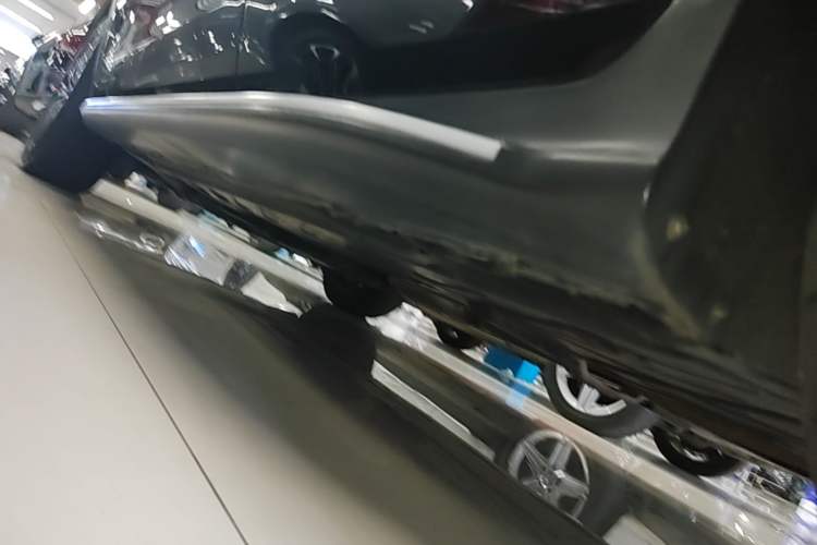 Used Mercedes-Benz GLC 2019 GLC 260 L 4MATIC Dynamic Model Left Side Sill