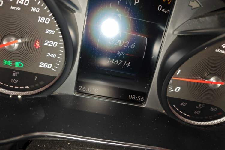 Used Mercedes-Benz GLC 2019 GLC 260 L 4MATIC Luxury Model Odometer Close Up