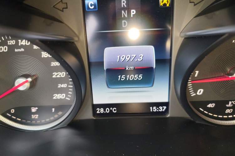 Used Mercedes-Benz GLC 2019 GLC 260 L 4MATIC Luxury Model Odometer Close Up