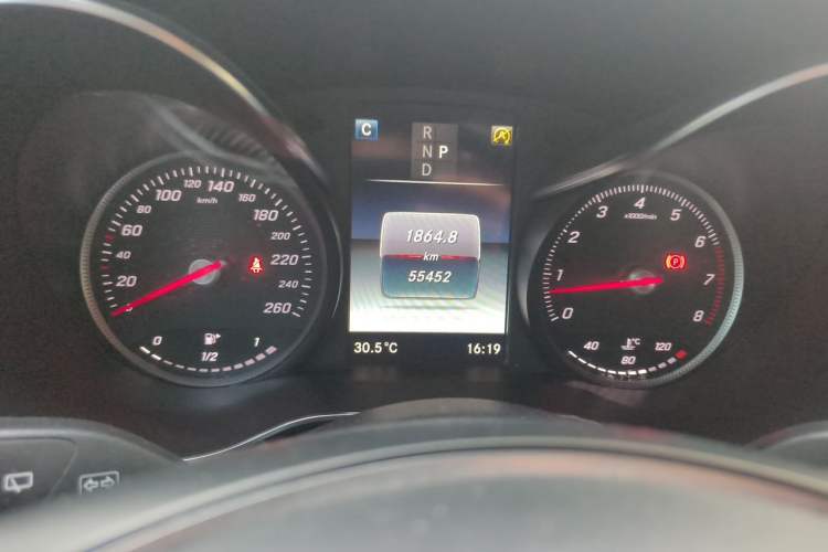 Used Mercedes-Benz GLC 2019 GLC 260 L 4MATIC Luxury Model Odometer Close Up