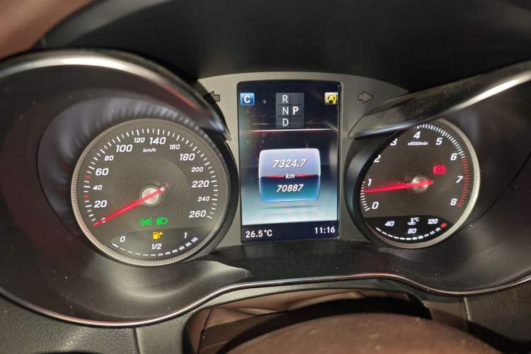 Used Mercedes-Benz GLC 2019 Facelift GLC 260 L 4MATIC Luxury Model Odometer Close Up