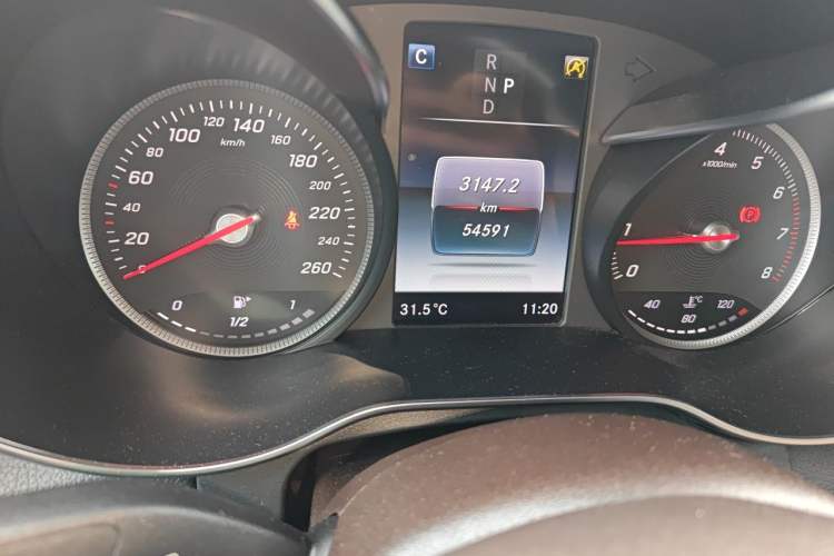 Used Mercedes-Benz GLC 2019 GLC 300 L 4MATIC Luxury Model Odometer Close Up
