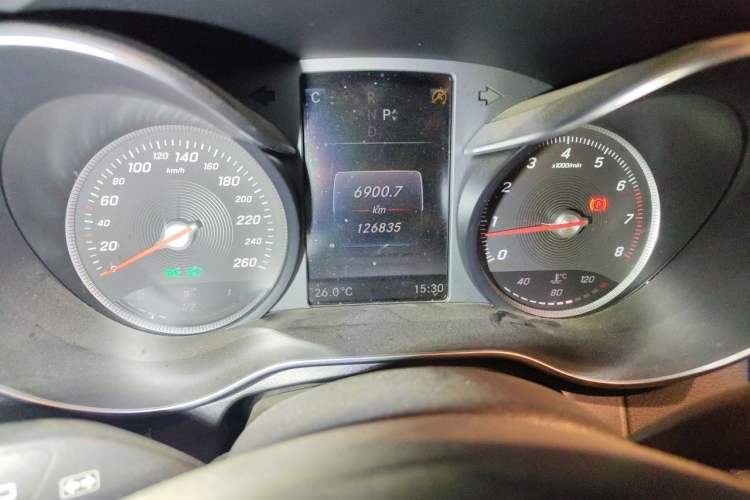 Used Mercedes-Benz GLC 2019 Facelift GLC 260 L 4MATIC Luxury Model Odometer Close Up