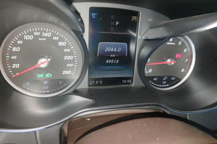 Used Mercedes-Benz GLC 2019 Facelift GLC 260 L 4MATIC Luxury Model Odometer Close Up