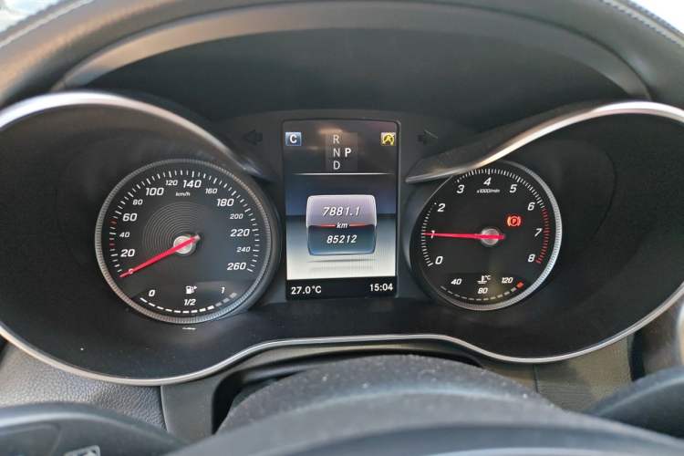 Used Mercedes-Benz GLC 2019 Facelift GLC 260 L 4MATIC Luxury Model Odometer Close Up