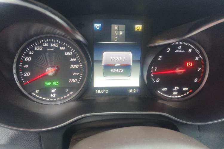 Used Mercedes-Benz GLC 2019 GLC 260 L 4MATIC Luxury Model Odometer Close Up