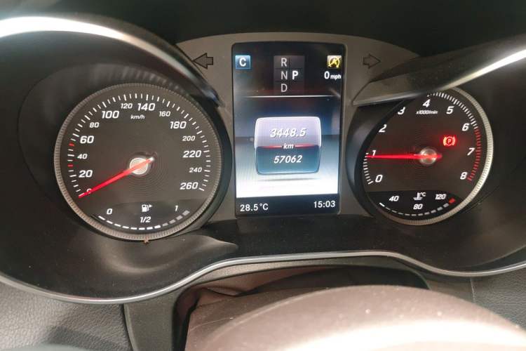 Used Mercedes-Benz GLC 2019 Refreshed GLC 300 L 4MATIC Dynamic Edition Odometer Close Up