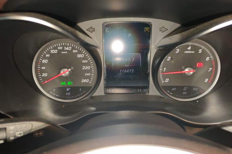 Used Mercedes-Benz GLC 2019 GLC 200 L 4MATIC Odometer Close Up