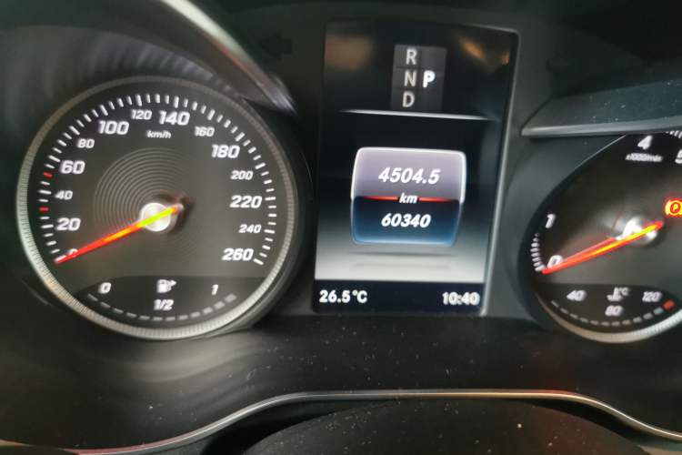 Used Mercedes-Benz GLC 2019 Facelift GLC 260 L 4MATIC Luxury Model Odometer Close Up