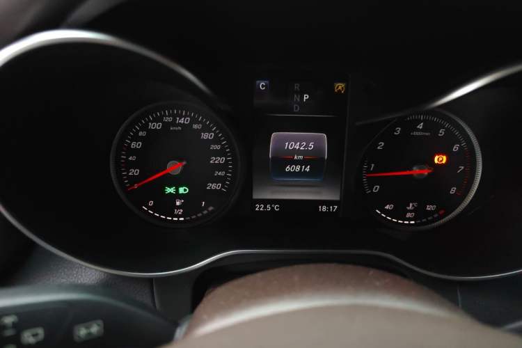 Used Mercedes-Benz GLC 2019 Facelift GLC 260 L 4MATIC Luxury Model Odometer Close Up