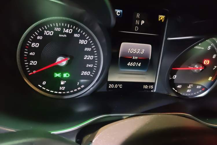 Used Mercedes-Benz GLC 2019 GLC 260 L 4MATIC Dynamic Model Odometer Close Up