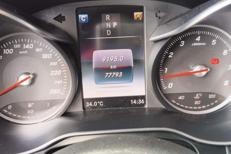 Used Mercedes-Benz GLC 2019 GLC 260 L 4MATIC Luxury Model Odometer Close Up