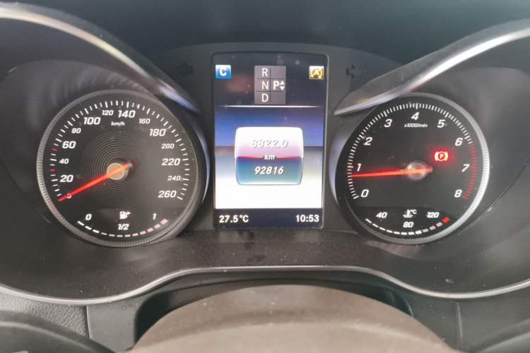 Used Mercedes-Benz GLC 2019 Facelift GLC 260 L 4MATIC Luxury Model Odometer Close Up