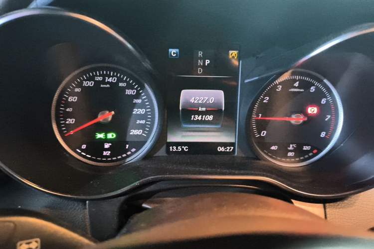 Used Mercedes-Benz GLC 2019 GLC 200 L 4MATIC Odometer Close Up