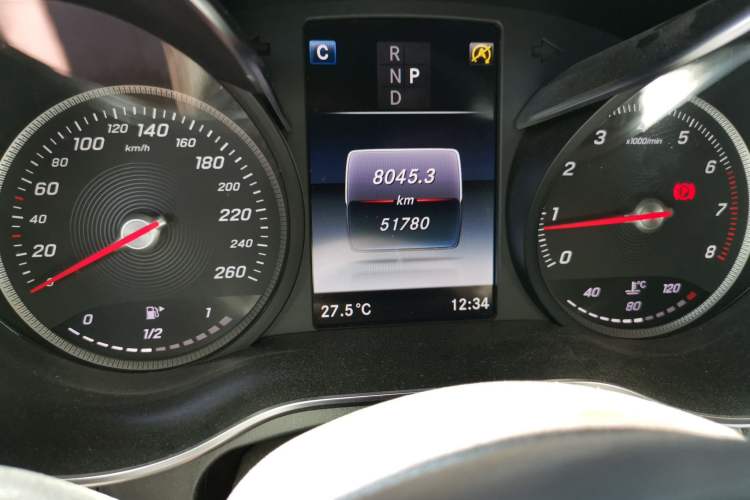 Used Mercedes-Benz GLC 2019 Facelift GLC 260 L 4MATIC Luxury Model Odometer Close Up
