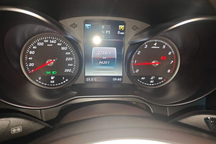 Used Mercedes-Benz GLC 2019 GLC 200 L 4MATIC Odometer Close Up
