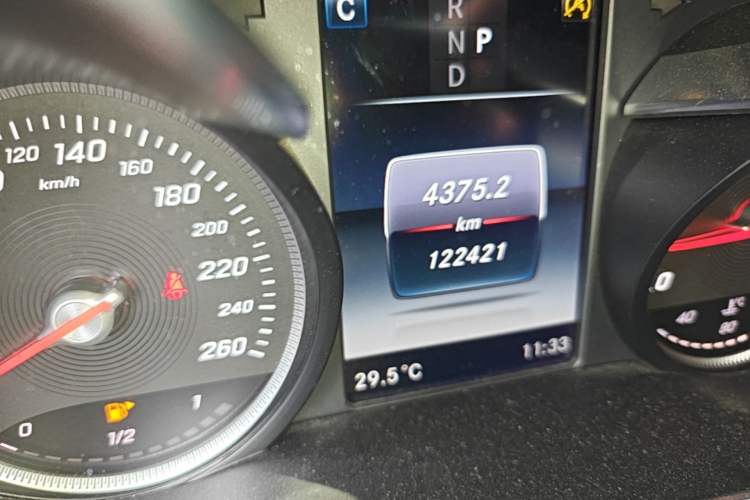 Used Mercedes-Benz GLC 2019 GLC 260 4MATIC Dynamic Edition Odometer Close Up
