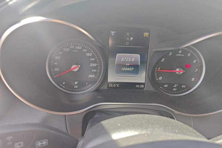 Used Mercedes-Benz GLC 2019 Facelift GLC 300 L 4MATIC Luxury Model Odometer Close Up