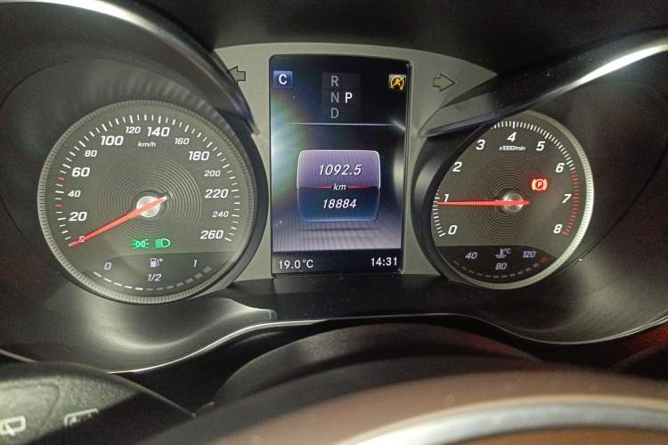Used Mercedes-Benz GLC 2019 Facelift GLC 260 L 4MATIC Luxury Model Odometer Close Up
