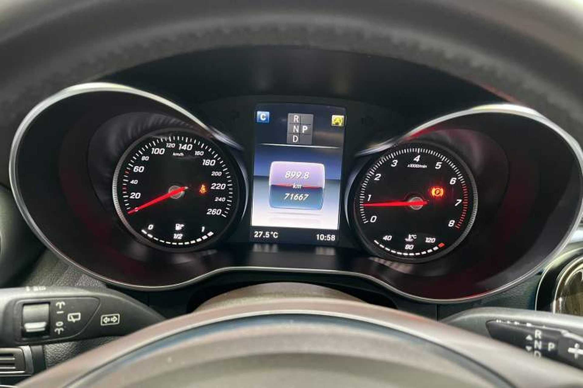 Used Mercedes-Benz GLC 2019 GLC 260 L 4MATIC Dynamic Model Odometer Close Up