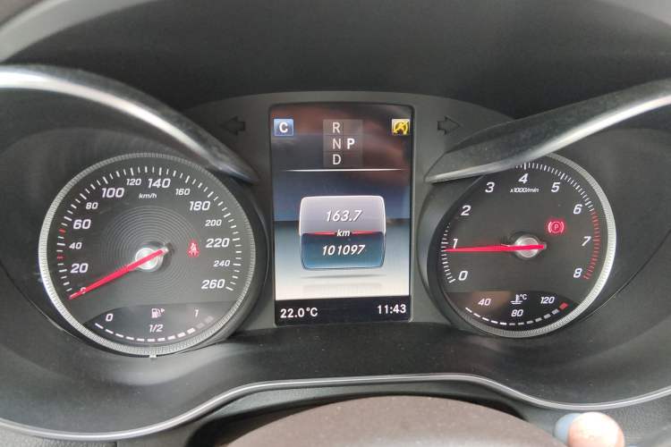 Used Mercedes-Benz GLC 2019 Refreshed GLC 300 L 4MATIC Dynamic Edition Odometer Close Up